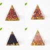 Figurka pyramidy z křišťálové pryskyřice s přírodními krystaly ve tvaru kapky vody pro darování a domácí dekoraci
