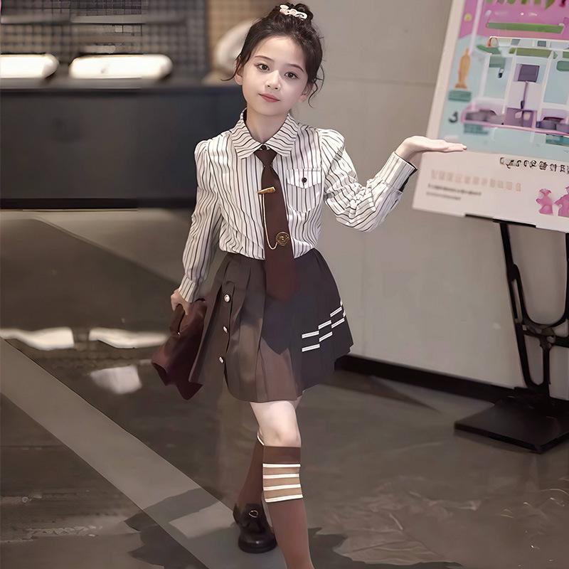Girls' 2025 British Style Three-Piece Set: Mid-Length Trench Coat, Pleated Skirt, and Jacket for Spring/Autumn - New College Fashion.