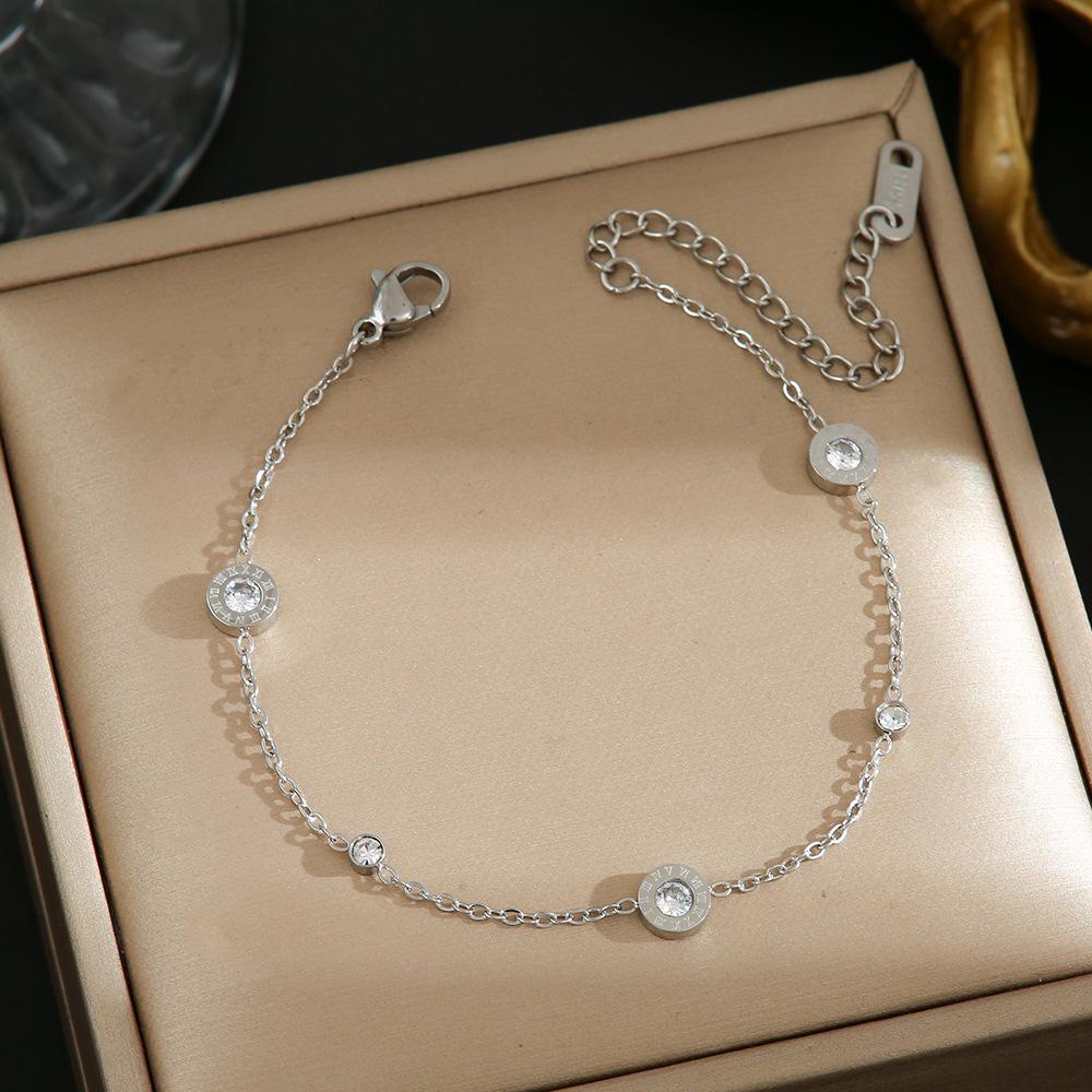 Colorfast Korean-Japanese Titanium Steel Women's Bracelet - Versatile, Fashionable Hand Jewelry.