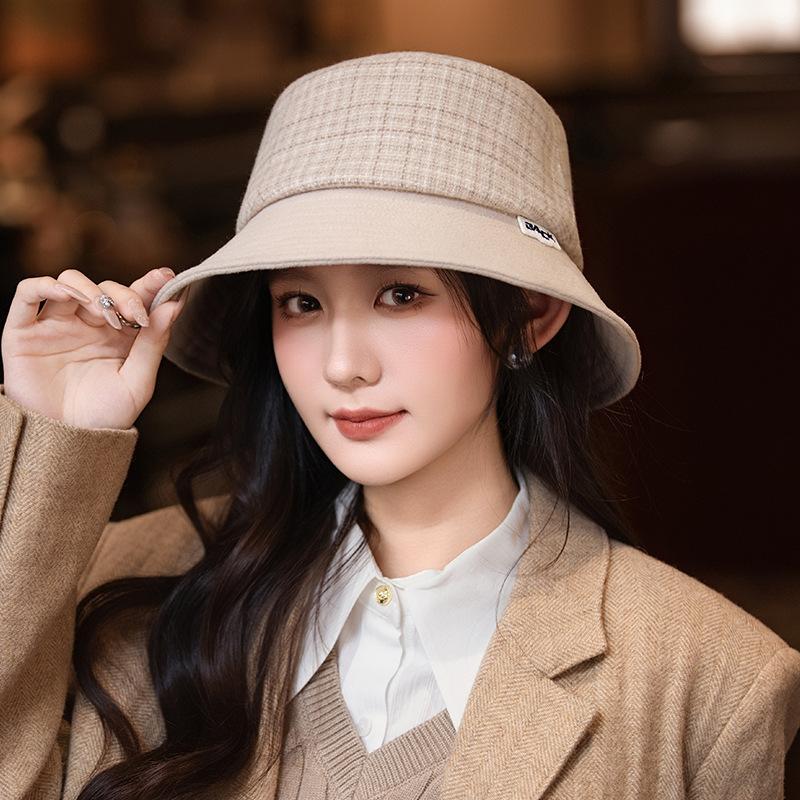 British Retro Versatile Plaid Fisherman Hat for Women In Autumn and Winter Casual Face Showing Small Basin Hat Outdoor Windproof and Warm Hat