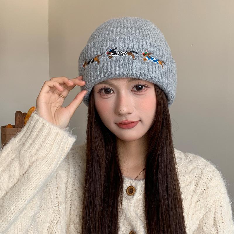 

Милая щенячья шерстяная шапка Осень и зима Уличная 通勤 Универсальная теплая шапка-пуловер Корейская милая шапка, показывающая маленькое лицо 56-62CM