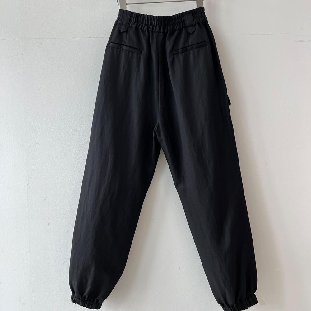 RUA Pocket Pintuck Jogger Pants