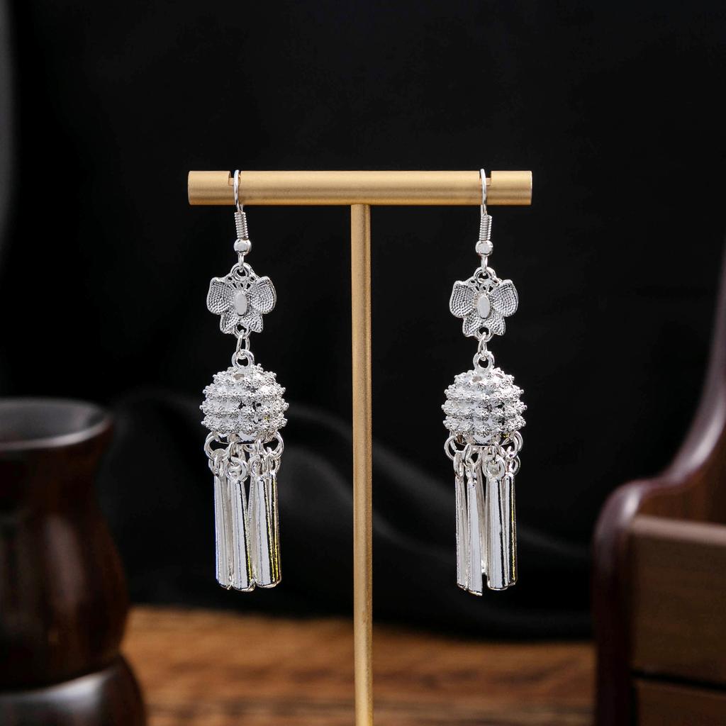 Vintage Miao Silver Minority Wind Earrings Personalized Bohemian Style Flower Long Fringed Earrings
