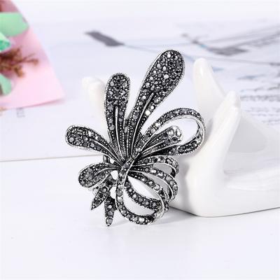 Vintage Czarny Antyczny Srebrny Rhinestone Broszka Kokarda Kwiatowy Pin Modne Ubrania Akcesoria Korsarz