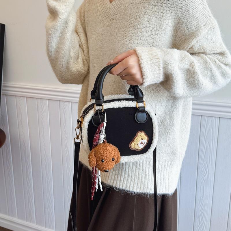 Trendy plush shoulder bag autumn and winter new lamb wool messenger small square bag casual versatile portable women's bag