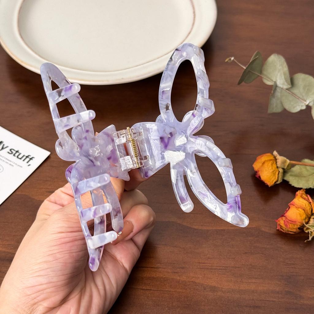 Stylish Oversized Acetate Hair Claw Clip Featuring Charming Floral Embellishments For Women