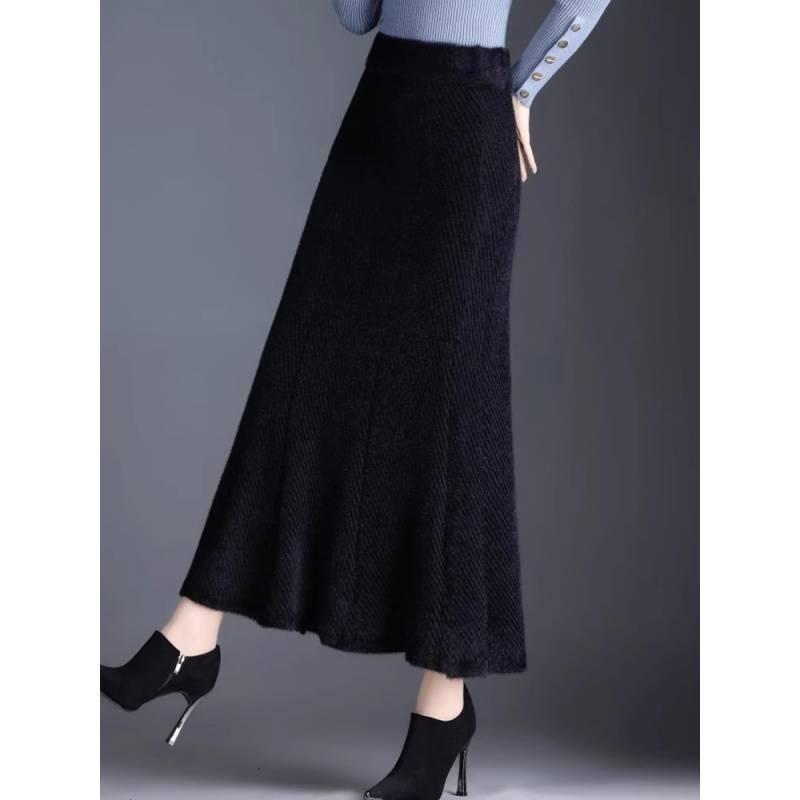 Women's High-Waisted Fishtail Velvet Skirt - Mid-Length Slimming Design for Autumn and Winter