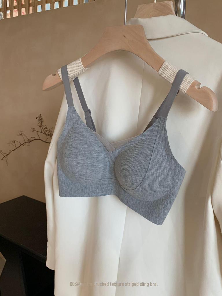 2024 Stylish Lift: Anti-Sag, Side Breast Support, Comfortable, No-Wire Bra for a Slimmer Look and Beautiful Back