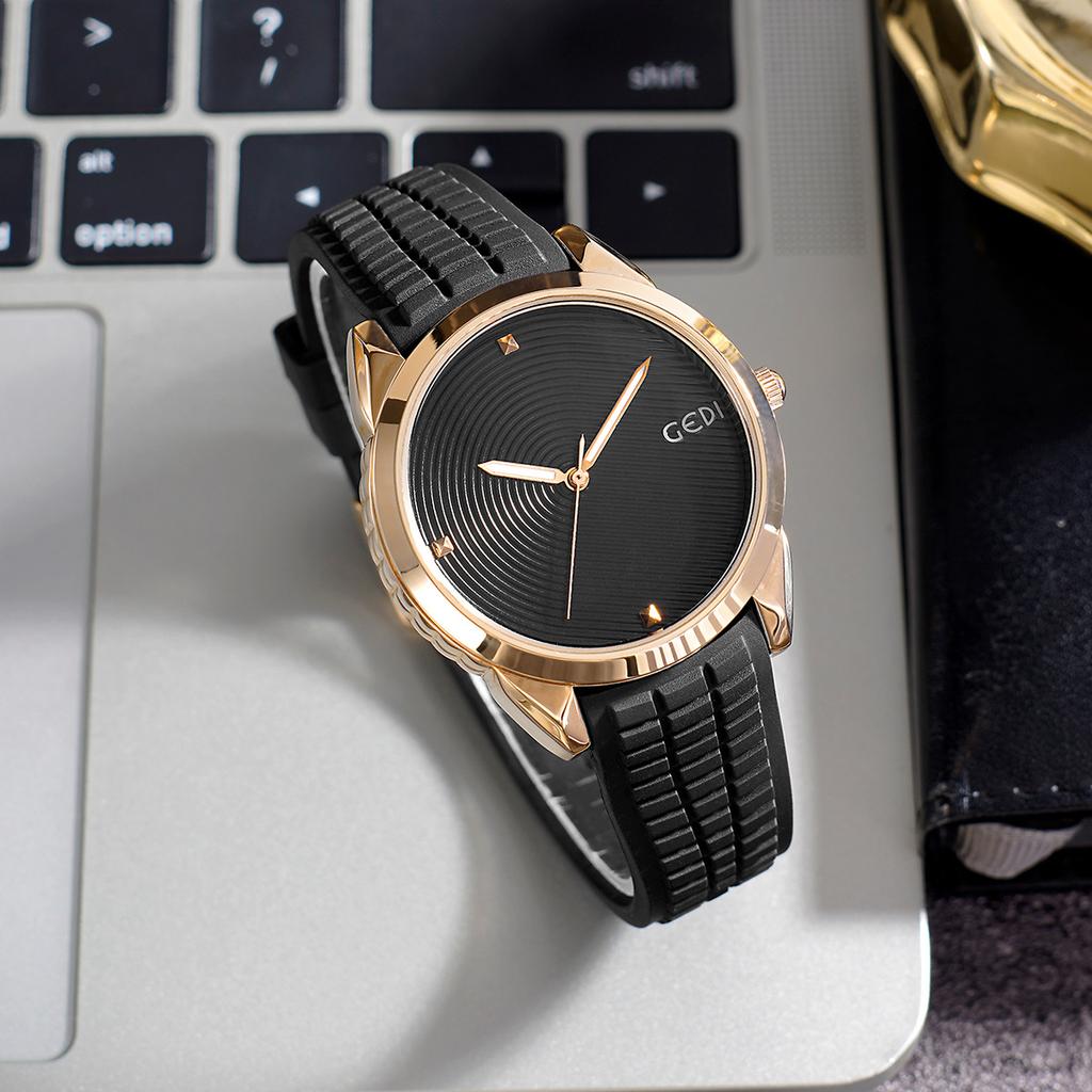 Unisex Sports Silicone Man Watch Simple high-end feel Black Waterproof Student Watches Women's Fashion Quartz Clock Wristwatches