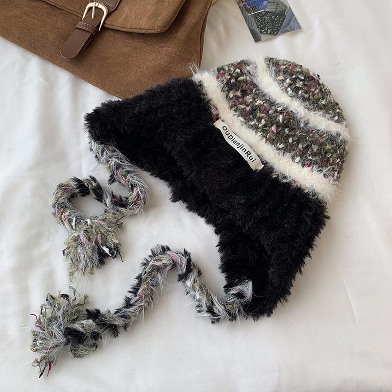 Maillard wool hat for women with small faces, winter braids, thickened warm ear protection and cold protection, versatile plush knitted hat