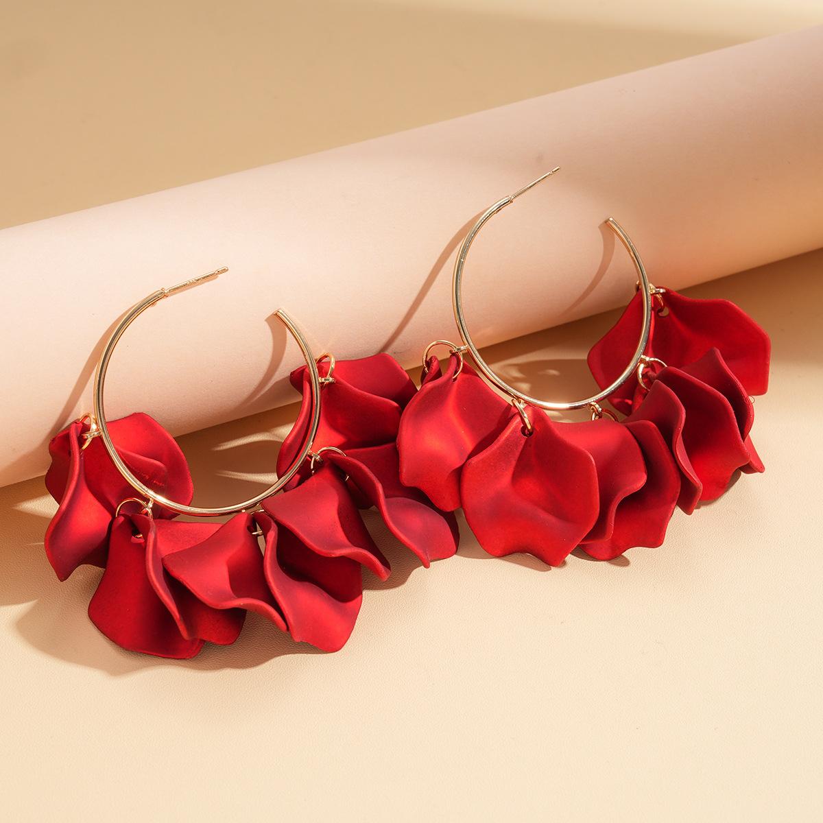 Европейские и американские акриловые серьги с плиссированными лепестками и серебряной бахромой ретро простой дизайн персонализированные серьги