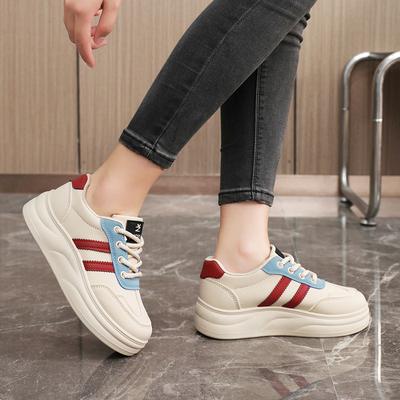 Încălțăminte pentru femei – Adidaşi