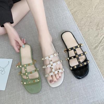 Fashion Rivet Hollow Soft Sole Anti-slip Wear-resistant Slippers Summer New Round Toe Flat Flip-Flops