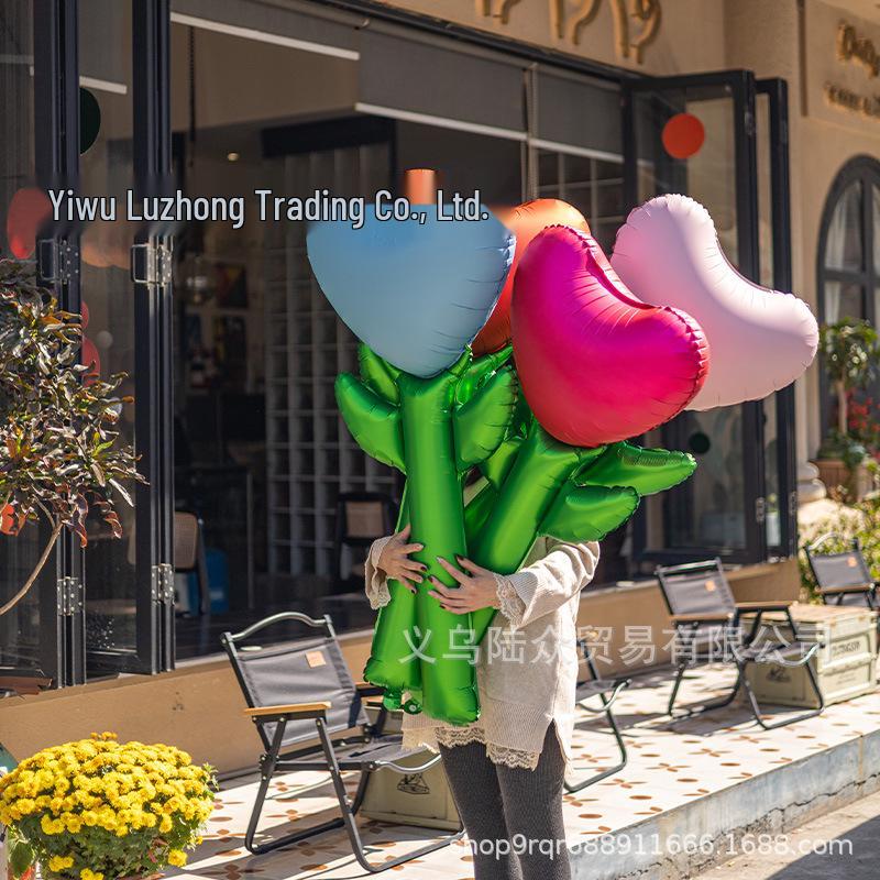 Heart-Shaped Floral Balloons for Mother's Day & Valentine's Day - Perfect for Kindergarten Ceremonies and Mall Gifts