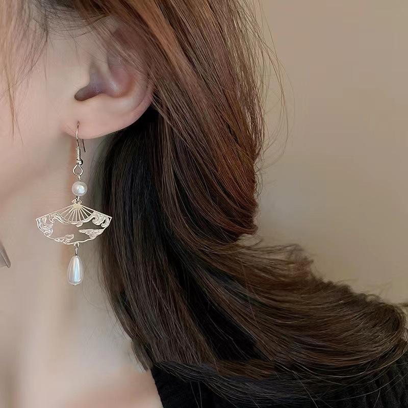 1ks/balení čínský styl vyhloubený etnický Xiangyun vějířový střapeček DIY příslušenství k vlásenkovým náušnicím