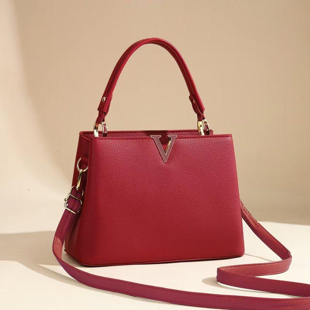 Sophisticated Pu Water Bucket Handbag With Zipper Closure And Inner Divider For Office And Casual