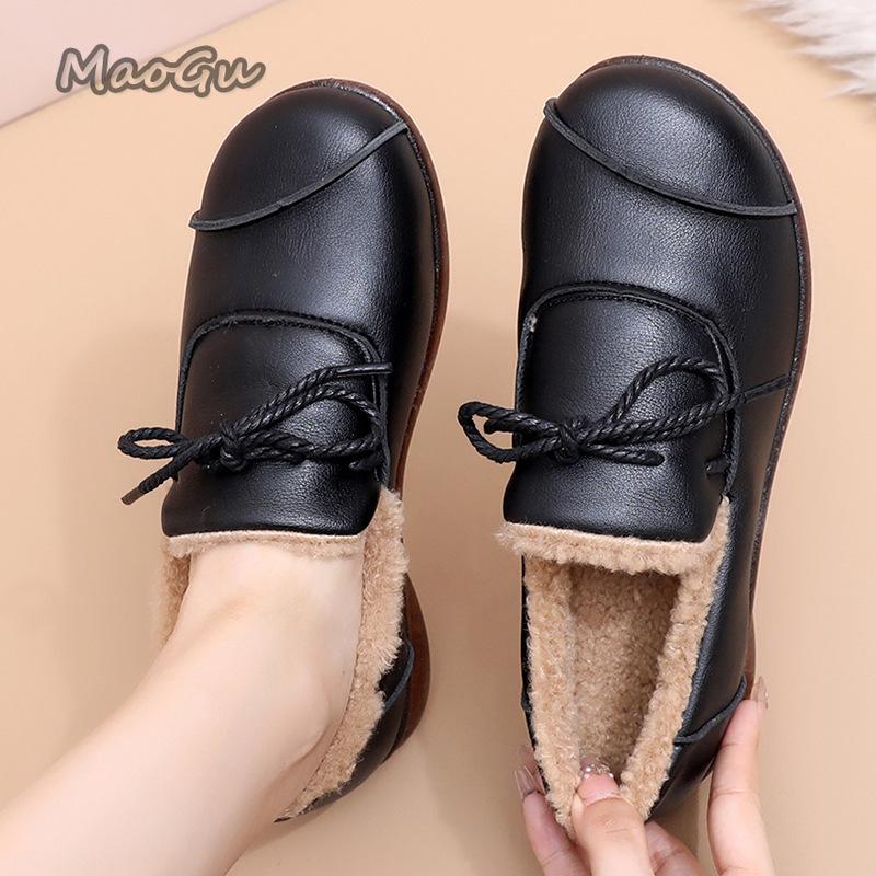 Comfortable Ladies Flat Shoes Women's Soft Sole Non-Slip Casual Shoes for Daily Walking Slip on Short Plush Loafers Warm Winter