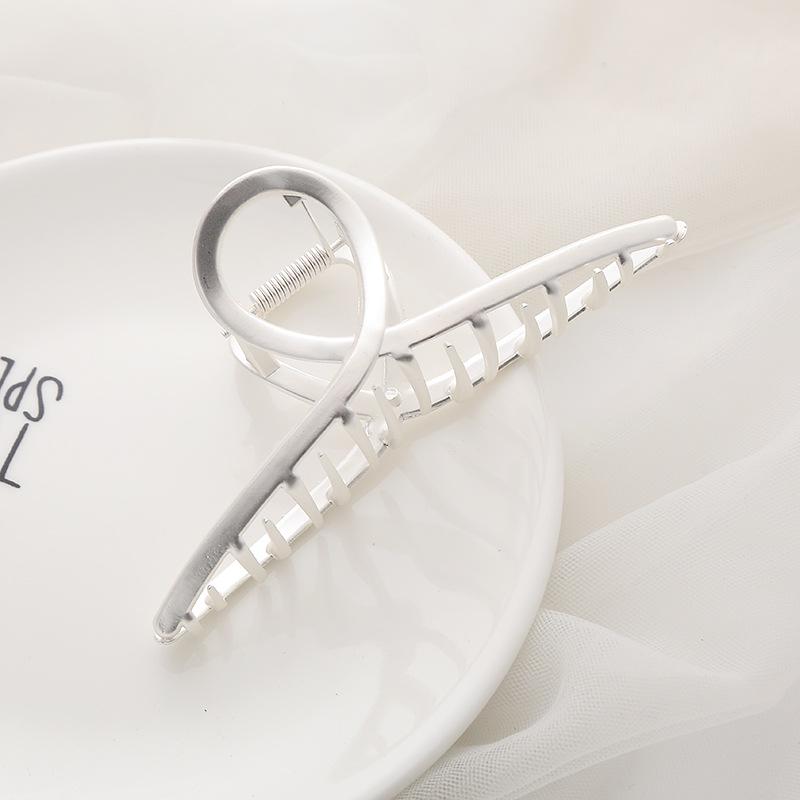 Stylish Korean & Japanese Matte Metal Claw Clip for Updo Hairstyle