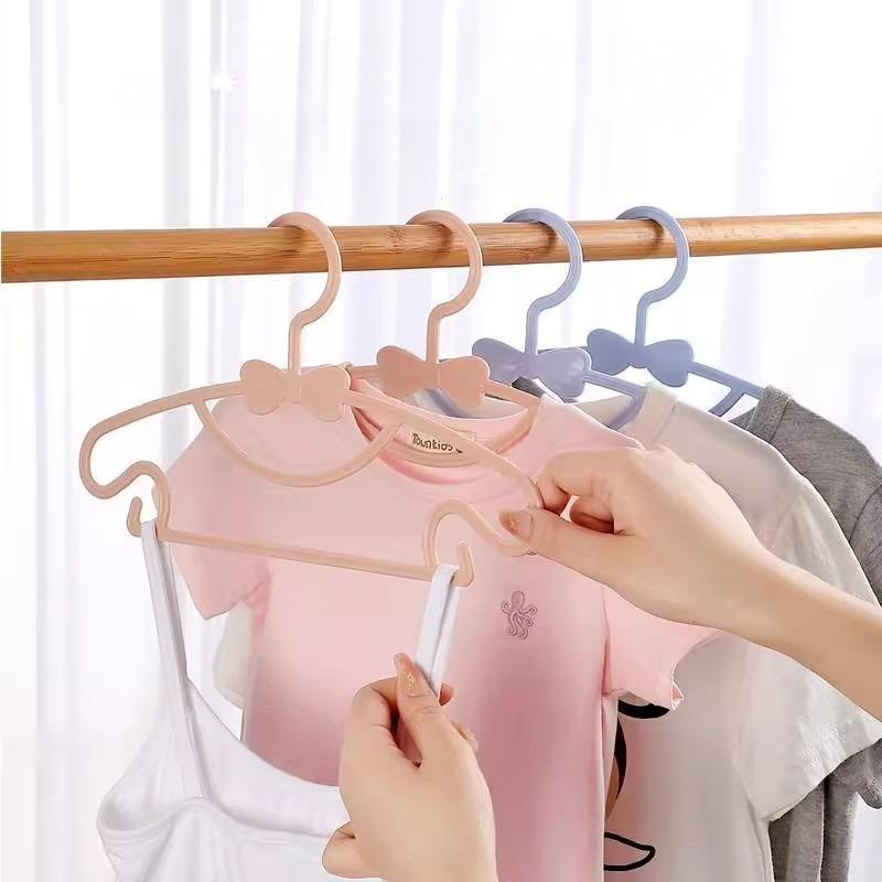 10pcs Baby Hangers Plastic Kids Clothes Storage Hanger for Nursery Children Hangers Toddler Infant Portable Coats Home Rack