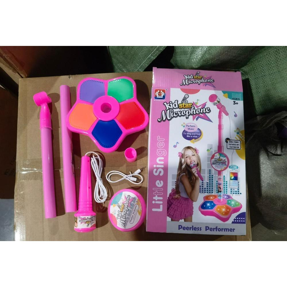 Children's Microphone Toy Dazzling 5 Lights Boys and Girls Microphone Play Song Toy