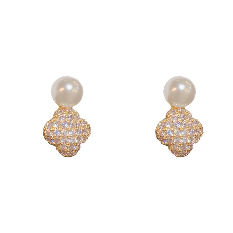 Four-Leaf Zircon Flower Pearl Stud Earrings - Shiny s925 Silver Needle, Exquisite and Versatile Fashion.