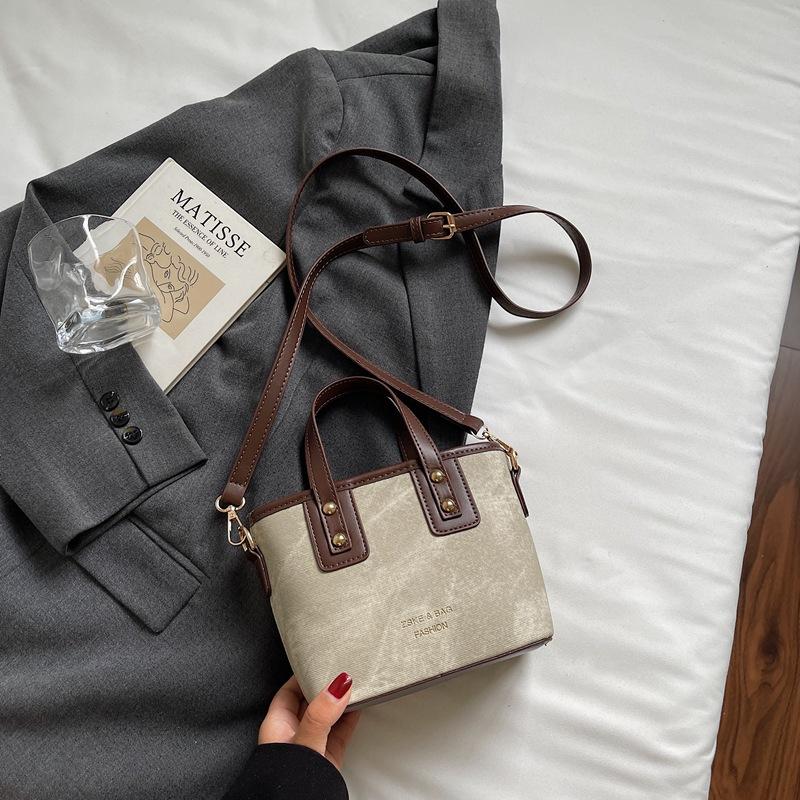 Super Fire Small Bag Women's Autumn and Winter Versatile 2025 New Shoulder Messenger Bag Popular This Year Portable Bucket Bag