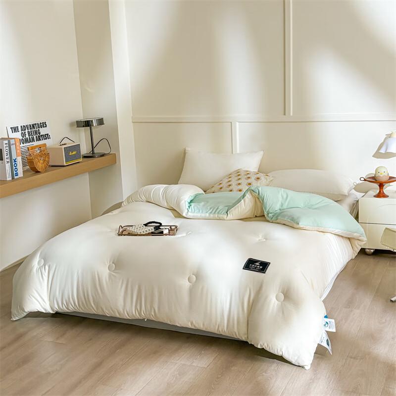 

All-Season Soybean Fiber Quilt