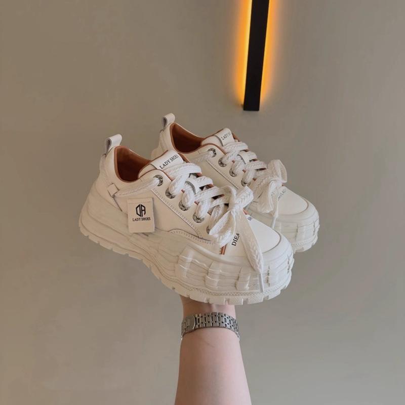 Thick-soled heightening niche bread shoes women's 2024 autumn and winter new versatile retro casual sports Internet celebrity dad shoes