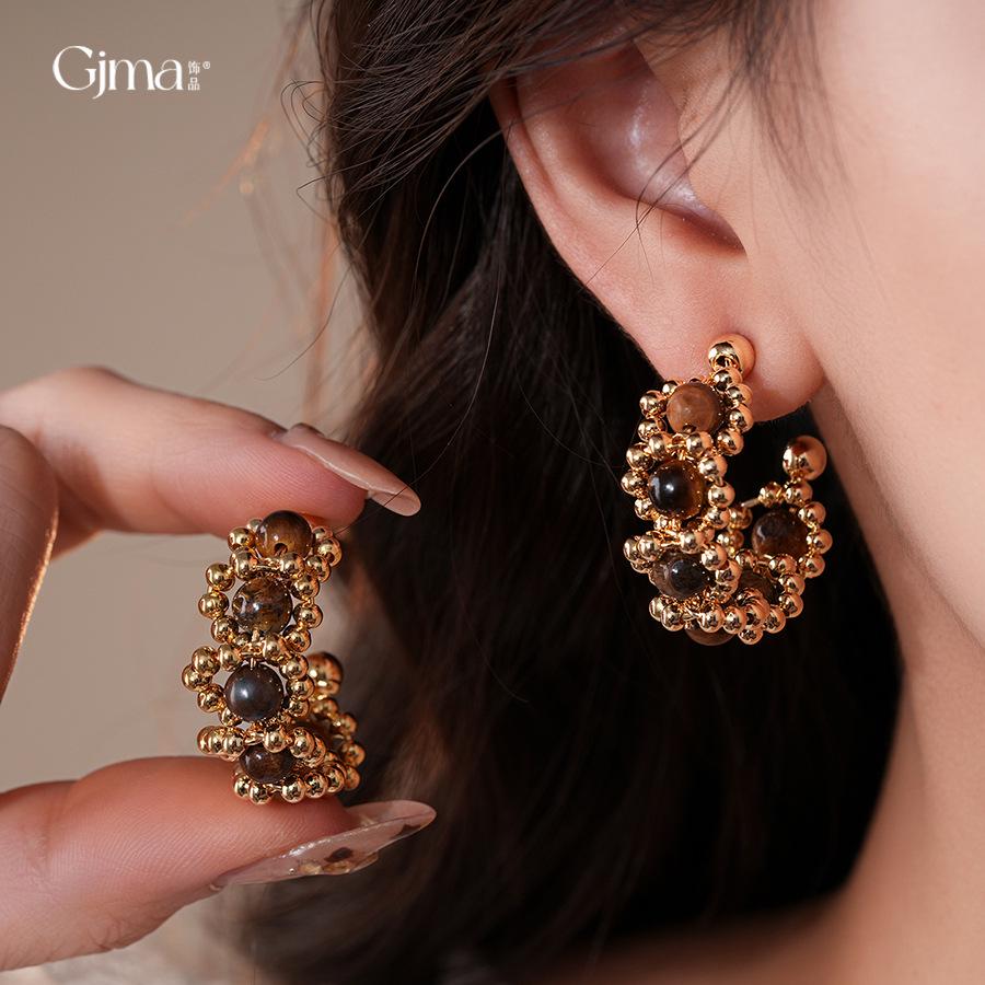 Silver Needle Geometric Tiger Eye Flower Earrings - Retro Style, Light Luxury, High-End Fashion Ear Studs