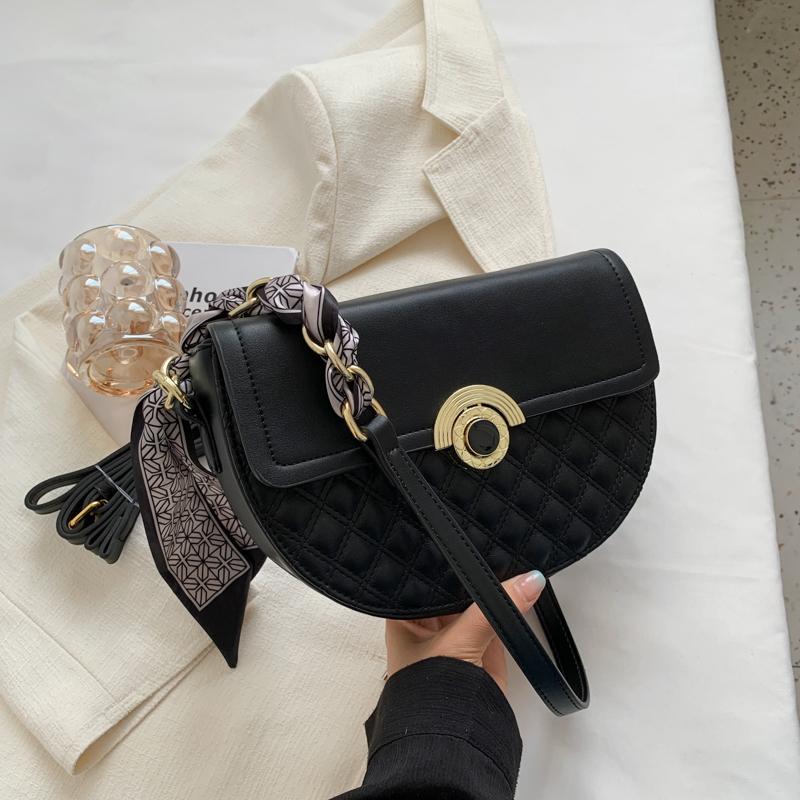 

Небольшие кожаные сумки-седла для женщин, зимняя сумка через плечо с цепочкой, женские винтажные сумки под мышками для женщин чёрный