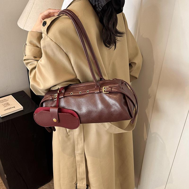 Vintage British style tote bag female niche design large capacity commuter briefcase college style portable underarm bag
