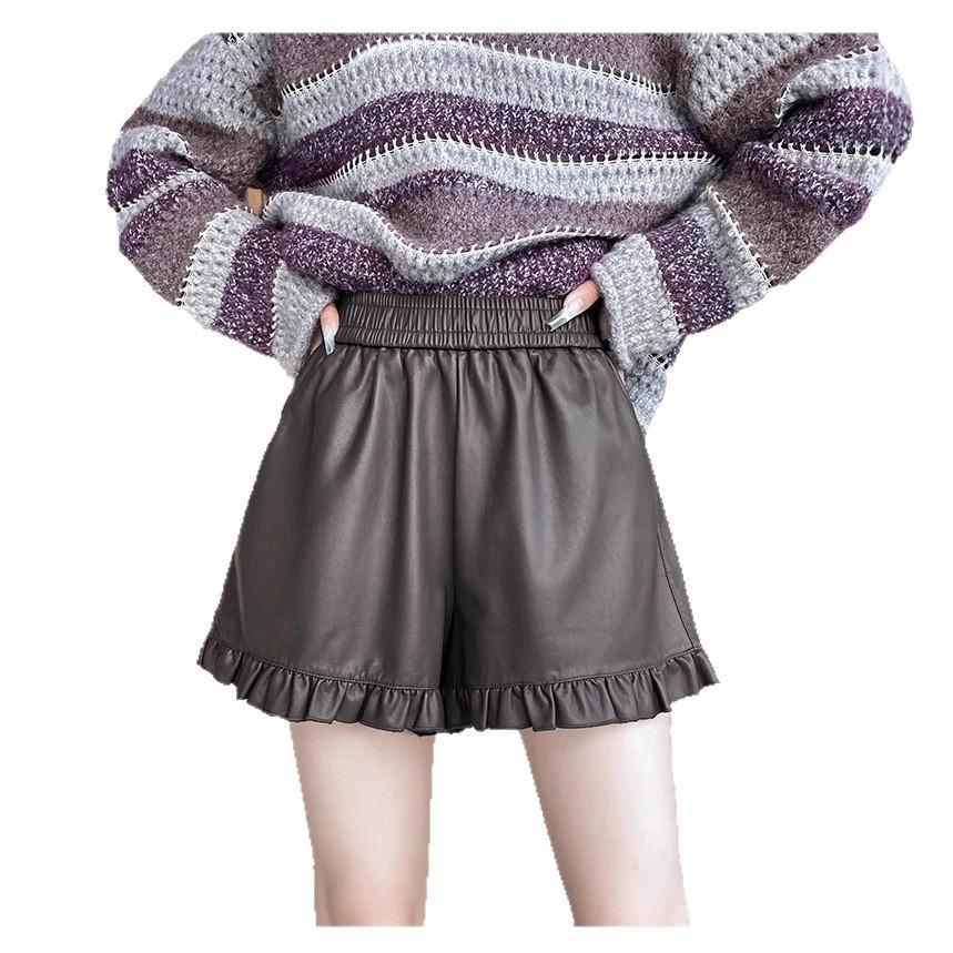 Women's Fall Winter Maillard Ruffle Trim A-Line PU Leather Shorts Petite Wide Leg Pants Mini Shorts Versatile Slim Fit Hot Pants