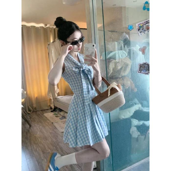 Fresh girly style V-neck plaid bow dress for women's small summer new, pleated skirt short