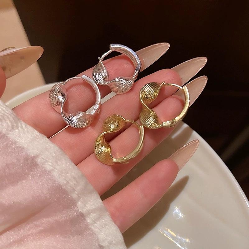 Cercei Hoop Textura Neregulată la Modă pentru Femei Vintage Simplu Geometric Răsuciți Cercei Cerc Mic Bijuterii Estetice Cadou