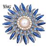 Lapel Pin with Faux Pearl Retro Rhinestone Sunflower Brooch Pin, Floral Style Pearl, Metal Flower Badge for Women, Clothing Accessories Embellished