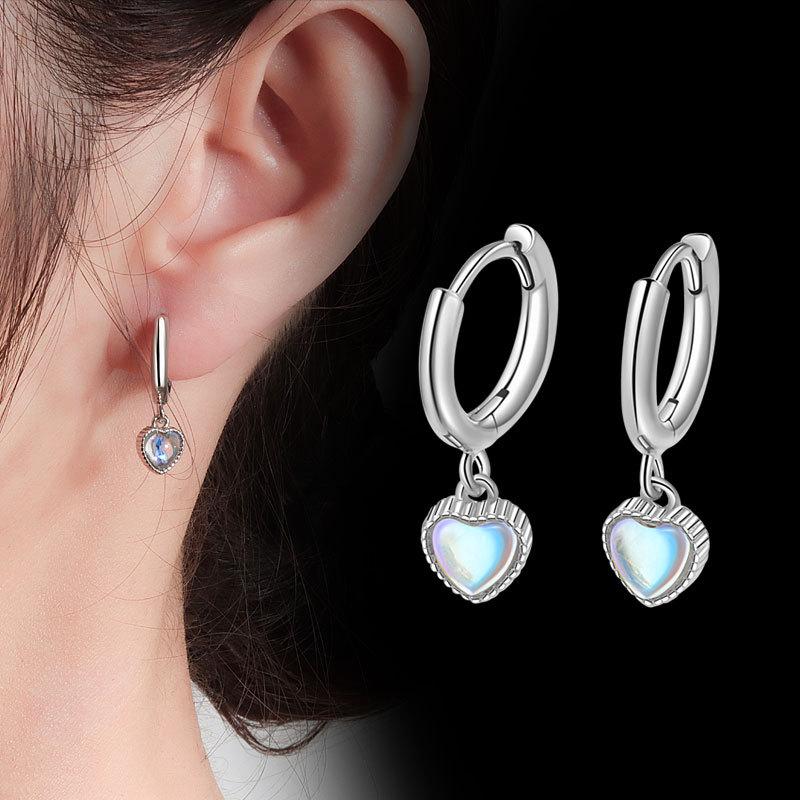Sweet Fresh Heart Shaped Moonstone Earrings Simple Versatile Aurora Love Ear Clips For Women Fashion Jewelry