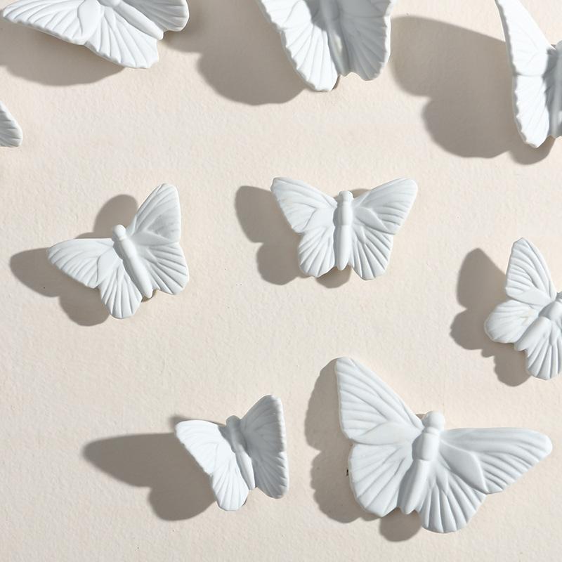 Stile Nordico Delicato Bellissimo Bianco Ceramica Farfalle Soggiorno Hotel Parete di Sfondo Pendente Farfalla Decorazione per la Casa WWO66