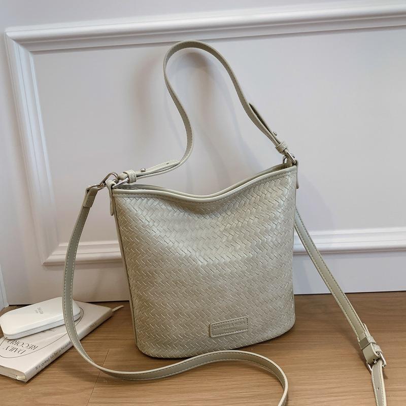 Popular bags women's new woven underarm bucket bags versatile shoulder messenger bags