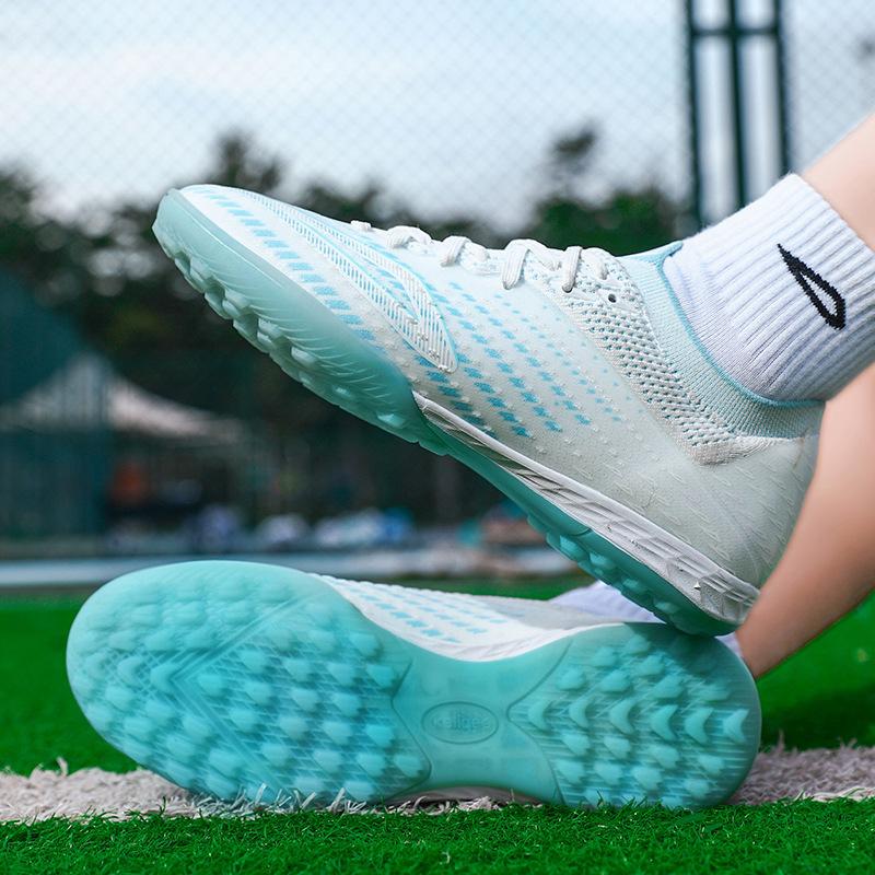 2025 Lingsu series new seamless fly-woven low-top football shoes student artificial grass competition training shoes