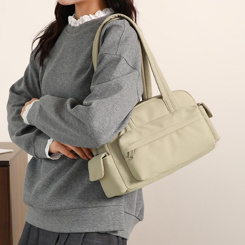 Fashionable, Stylish, Individualistic and High-quality Women's Single-shoulder Bag and Niche Underarm Bag