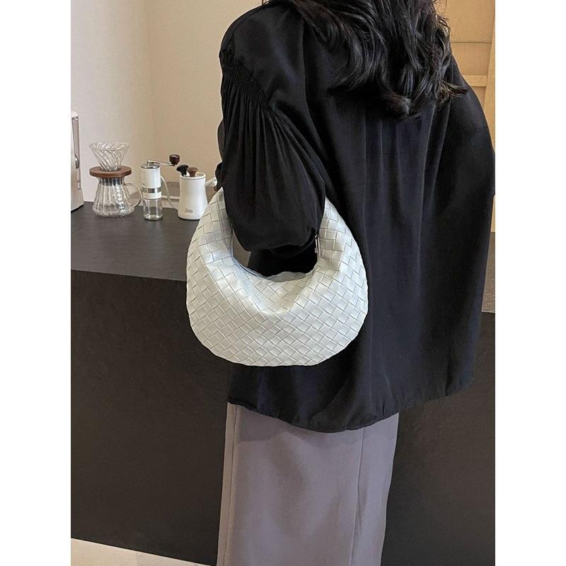 Trendy Texture Woven Portable Women's Bag 2025 Summer New Versatile Commuter Solid Color Underarm Bag Shoulder Bag