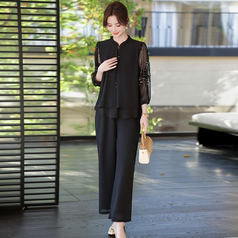 2026 Mom's Summer Outfit: Ice Silk T-shirt & Wide-Leg Pants Set for Middle-Aged Women