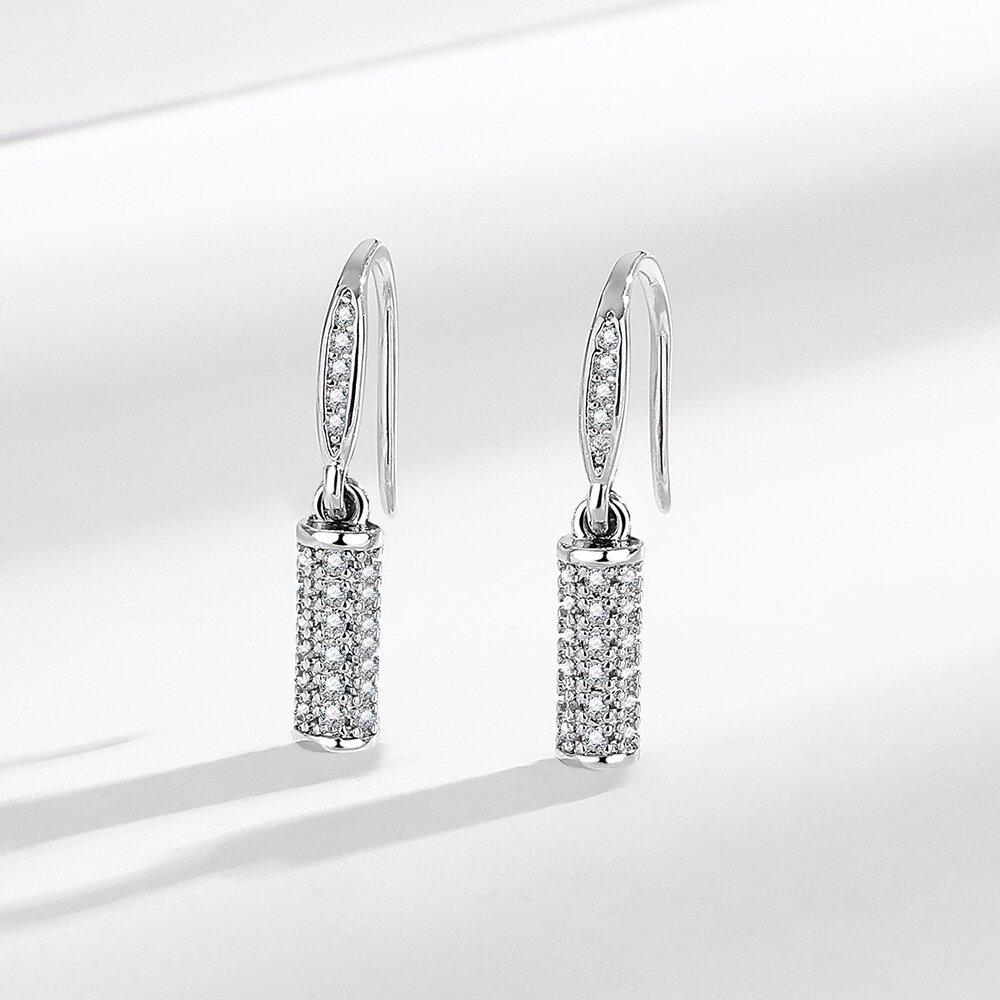 Набор из серебра 925 пробы: цилиндрическое колье и серьги, инкрустированные цирконами AAAAA. Элегантный женский ювелирный набор.