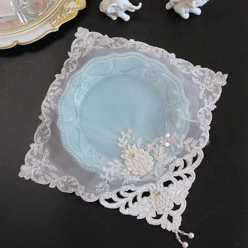 

бежевая сетка вышивка бисером цветочный узор тканевая салфетка под тарелку Свадьба Рождество подставка под тарелку кухонный декор стола и аксессуары square 28cm