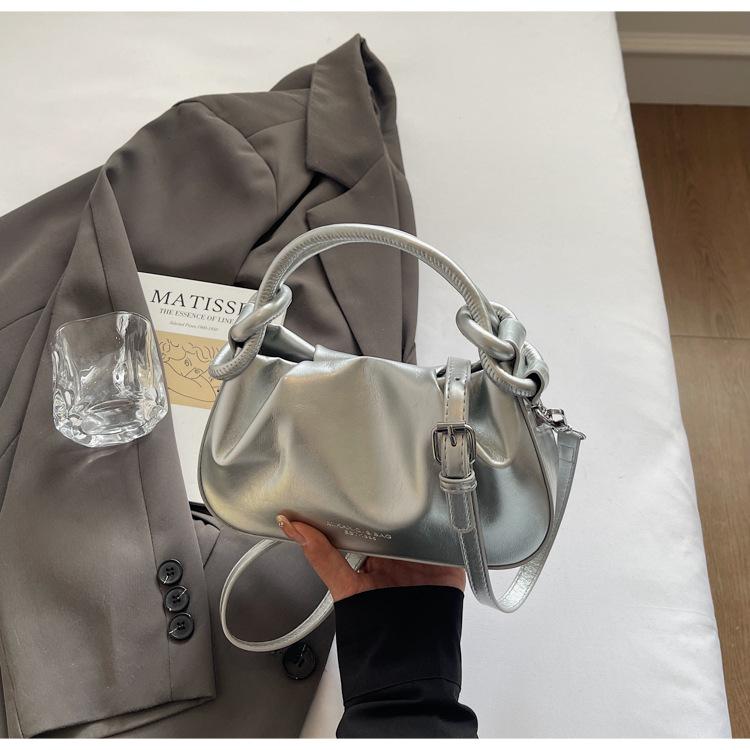Niche Design Bag Women's New Summer Messenger Bag Portable Pleated Cloud Bag