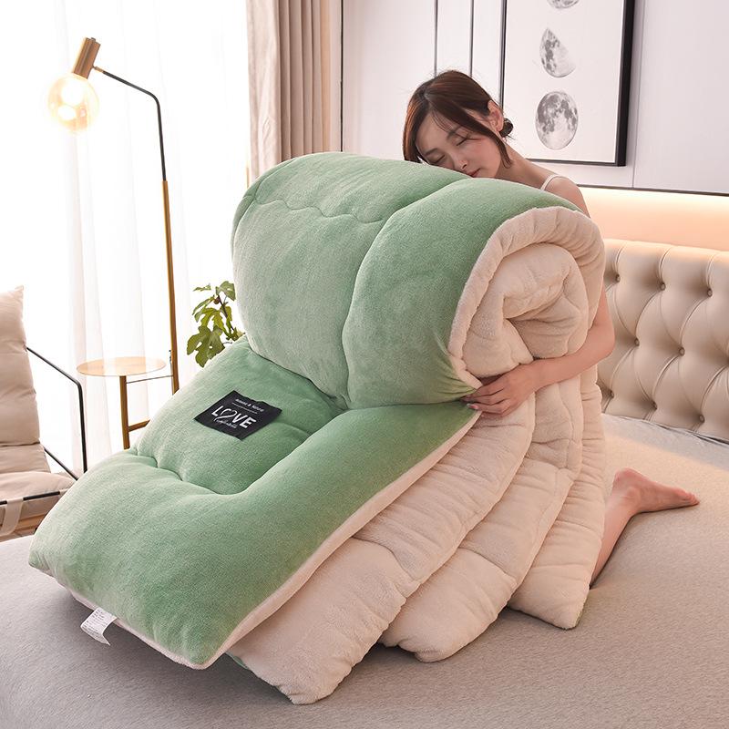 Double-Sided Lambswool Fleece Quilt for Winter, Spring & Autumn - Cozy Single & Double Bedding