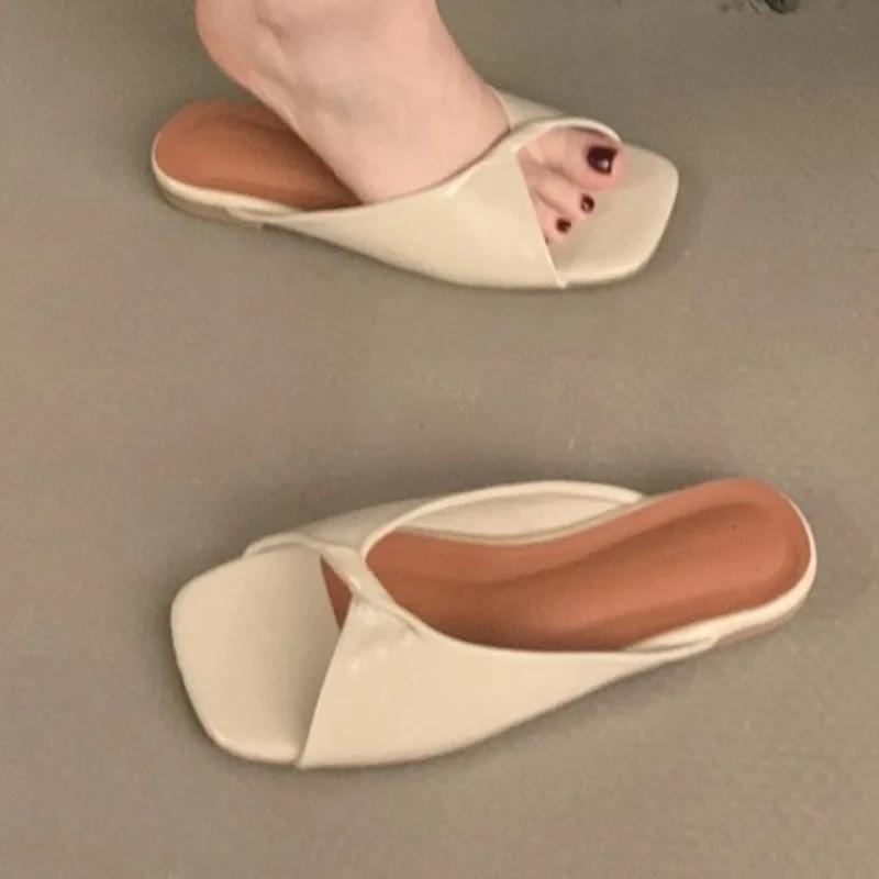 

Fashion Hot Selling 2025 Summer Women Fashion Square Head Open Toe Narrow Strap Sandals New Style Open Heel Soft Bottom Beach Flip Flops 35 покинуть белый