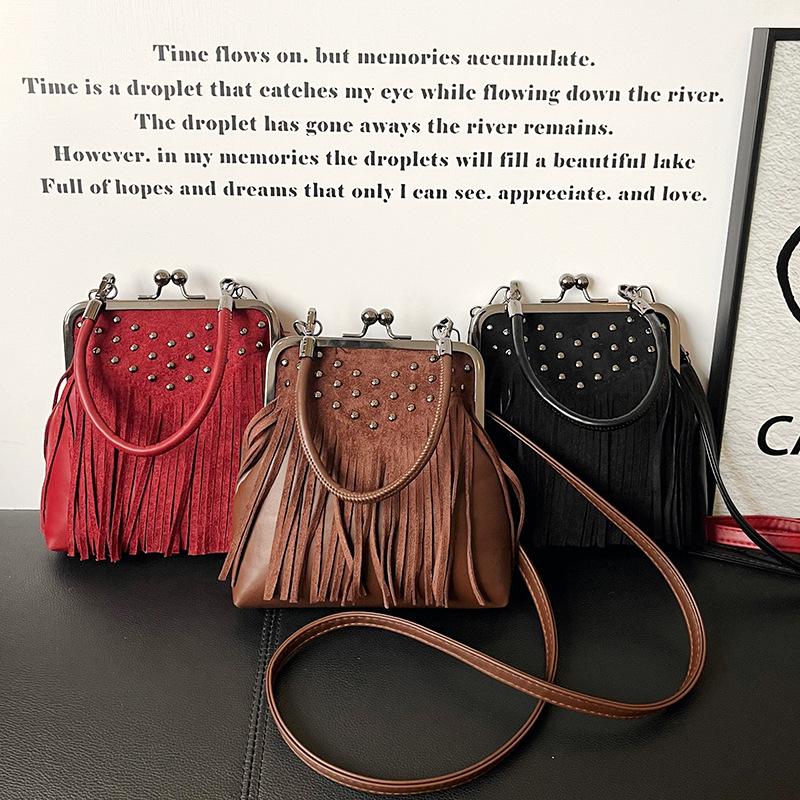Fringed crossbody bag spring new fashion foreign style versatile rivet simple casual shoulder bag