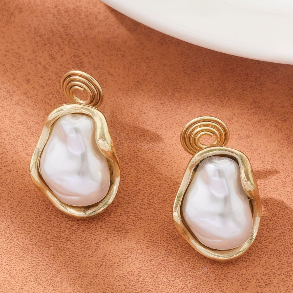 Pearl Mosquito Coil Disc Ear Clips: No-Pierce, Elegant French-Style Earrings for Women