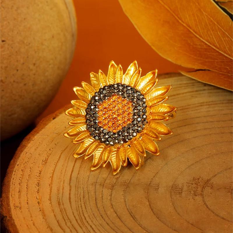 Winning The Championship with Diamond-encrusted Sunflower Brooch, High-end Sunflower Flower Brooch, and Elegant Plant Corsage
